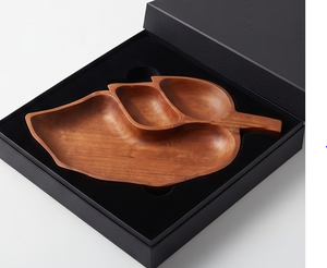 Assiette de service en bois de qualité supérieure en forme de feuille, faite à la main, polie, design minimaliste, couleur marron, plats et assiettes - Product Image 6