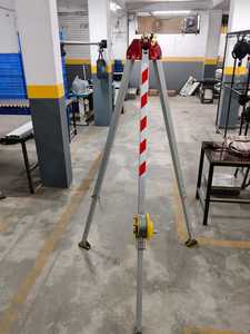 Trépied de sécurité en aluminium haute résistance pour l'accès aux regards, la maintenance et les inspections – Trépied durable en alliage d'aluminium - Product Image 3