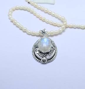 NIKHIL GEMS Pendentif vintage en argent sterling fait main avec pierre de lune, bijou en pierre précieuse naturelle, cadeau pour elle, certifié par un tiers - Product Image 3