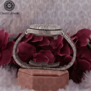 Reloj de Lujo para Mujer Charm Jewels, con Incrustaciones de Diamantes, Caja Rectangular de Acero Inoxidable, Esfera Analógica de 38 mm, Cierre Plegable - Product Image 4