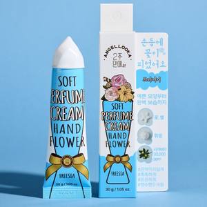 Crème parfumée pour les mains Angellooka coréenne avec beurre de karité et minéraux (parfum freesia) 30g pour tous types de peau - Product Image 1