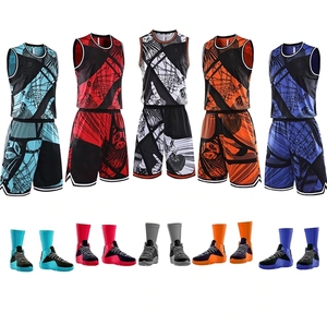 Ensemble de maillot de basket personnalisable : débardeur sans manches et short, impression par transfert thermique, personnalisation sur le devant, polyester à séchage rapide - Product Image 6