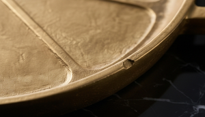 Bandeja Redonda de Aluminio Fundido Dorado con Diseño de Segmentos de Limón y Asas, Directo de Fábrica, Plato para Exhibición de Alimentos para Hotel - Product Image 4