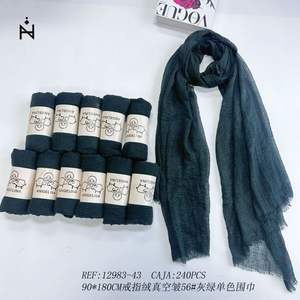 Écharpe Angelina 90x180cm Gris Vert Monochrome Velours Anneau Anti-Plis Sous Vide Fular - Product Image 2