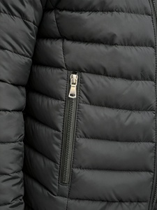 Chaleco Acolchado Sin Mangas para Hombre con Logotipo Personalizado Bordado, Fabricación al por Mayor y Ofertas de Marca Privada - Product Image 4