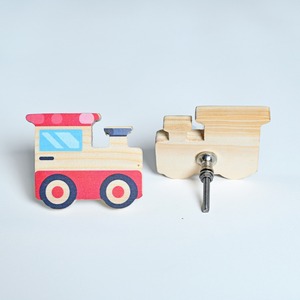 Poignées de tiroir multicolores en bois de pin faites à la main, boutons de commode, poignées de porte de placard, poignées de meuble de cuisine - Product Image 1