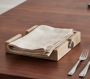 Porta Servilletas de Cuero y Metal de Primera Calidad, Elegante y Moderno, Porta Papel Clásico para el Hogar y Restaurantes - Product Image 3