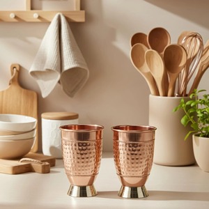 Verre en cuivre de bonne qualité, design martelé à motif floral, au meilleur prix - Product Image 2