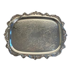Plateau de service rectangulaire en métal poli fait main avec poignées ornées à motif solide, design élégant pour usage résidentiel - Product Image 4
