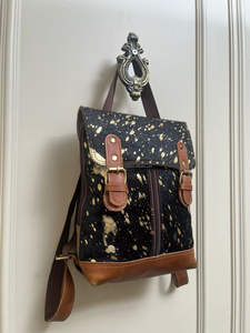 Véritable sac à dos en cuir de fourrure métallique noir fait à la main pour femmes Mini sac à dos vintage multi-usages en cuir véritable de qualité supérieure - Product Image 2