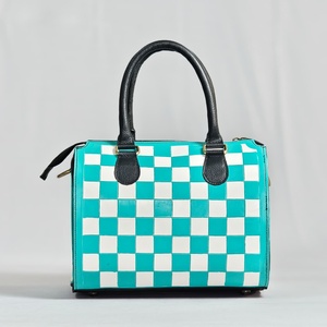 Bolso de Mano de Cuero de Lujo con Diseño de Tablero de Ajedrez, Panel de Cuero Vacuno en Forma de Corazón, Cierre de Cremallera, Bolso Tipo Duffel - Product Image 2