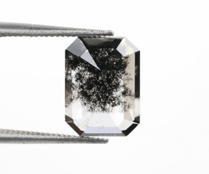 เพชรทรงเหลี่ยมมรกตขนาด 2.25 กะรัต เจาะด้วยเลเซอร์ เพชรเลี้ยงในห้องปฏิบัติการแบบสั่งทำพิเศษ ทรงเกลือพริกไทย สำหรับทำเครื่องประดับ - Product Image 1