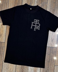 เสื้อยืดโอเวอร์ไซส์ผ้าฝ้ายแฟชั่นสตรีทแวร์ทรงบ็อกซี่ลายโลโก้ประดับเพชรแบบใหม่สำหรับผู้ชายใส่หน้าร้อน - Product Image 5