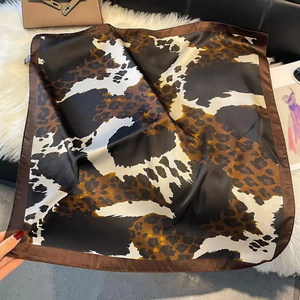 1 pañuelo elegante con aspecto de seda, diseño con estampado animal, versátil para cabeza/cuello/bolso, pañuelo de moda para mujer, chal cuadrado suave - Product Image 4
