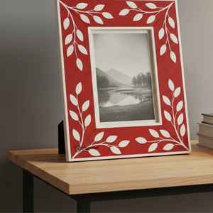 Cadre photo de luxe en os incrusté de motifs floraux, fait main - Product Image 4