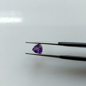 Ametista Africana Natural de 5MM, Corte Trillón, Gema Suelta de la Mejor Calidad, Gemas Rojas de Montaña, Calibradas en Púrpura para Joyería - Product Image 1