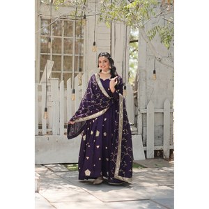 SANAYA'S Designer Prêt-à-Porter Vestido de noche con Dupatta de diseño, de la marca Dupatta, de la marca SANAYA'S - Product Image 5