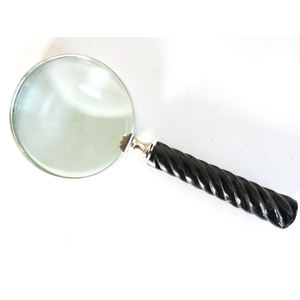 Loupe de lecture vintage indienne faite à la main avec cadre en acier et poignée en résine pour livres, romans et instruments optiques - Product Image 4