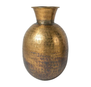 Jarrón Alto Decorativo de Hierro para Flores con Superficie Hecha a Mano y Presencia Sofisticada - Product Image 6
