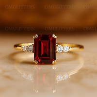 Cincin Kejutan Moissanite Garnet Merah Potongan Emerald Untuk Wanita Perak 925 Asli Dengan Rhodium Proposal Untuk Hadiah Perhiasan Pengantin