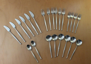 Wholesale Light Weight Metal Silver Asian Style Portable Dinner Spoons Set Stainless Steel <b>Forks</b> Set Minimalist Design High - Product Image 3