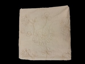 Tela Bordada con Cordón de Algodón Blanco de Primera Calidad - Diseño Floral Intrincado para Prendas de Lujo y Manualidades - Product Image 6