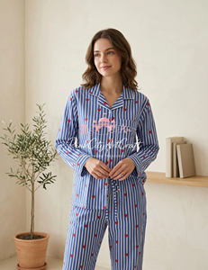 Conjunto de Pijama de Algodón a Rayas Azules y Blancas con Detalles de Corazones Rojos, Transpirable, de Secado Rápido, Elegante, Estampado a Mano, para Primavera/Verano - Product Image 6