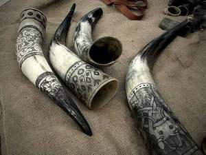 Soporte para Cuerno Vikingo de Diseño Natural con Logotipo Personalizado, Estilo Feng Shui, Cuerno Artesanal de Alta Calidad Personalizable - Product Image 2