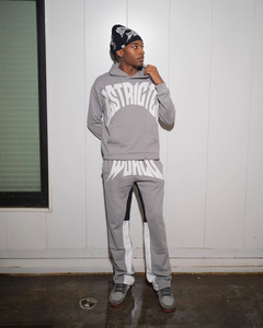 ชุดวอร์มผู้ชายสไตล์ Y2K สีชมพูพิมพ์ลายเปลวไฟ เสื้อฮู้ด กางเกงขายาวทรงบาน ชุดสตรีทแวร์ พิมพ์ลายพัฟฟ์ รับสกรีนโลโก้ - Product Image 2