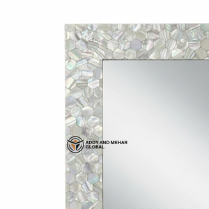 Espejo de Pared Cuadrado de Lujo con Incrustaciones de Madreperla, Espejo Decorativo Hecho a Mano con Incrustaciones de Conchas y Marco Geométrico Negro - Product Image 6