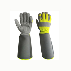 Gants de travail haut de gamme pour l'aménagement paysager et les travaux de construction, avec intérieur doux et protection extérieure robuste - Product Image 1