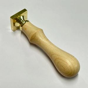 Sello de Cera Cuadrado de Latón de 22 mm Hecho a Mano con Madera de Arce, Sello de Cera Multiusos para Invitaciones de Boda - Product Image 2