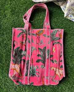 Bolso Tote Casual de Diseño para Mujer, Calidad Premium, Algodón y Terciopelo Acolchado, Patrón Floral Multicolor, Dos Asas, Cierre Abierto - Product Image 1