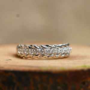 Anillo de Compromiso, Boda y Promesa de Lujo en Plata de Ley 925 Chapado en Oro con Moissanita de Corte Redondo, Regalo Minimalista para Mujer - Product Image 1