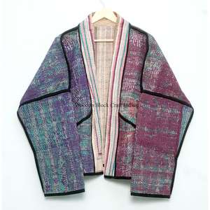 Veste multicolore faite à la main en coton 100% avec imprimé floqué, broderie Kantha, patchwork tricoté, détails boutonnés, veste vintage du Rajasthan - Product Image 6