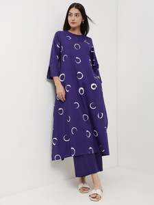 <b>Purple</b> O-Neck <b>Maxi</b> <b>Dress</b> With Three Quarter Sleeve Loose Fit Casual Daily Wear Hand Drawn Dot Pattern Woven Viscose Fabric - Product Image 4