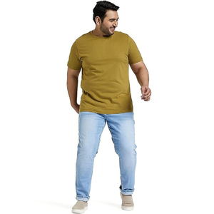 เสื้อยืดคอกลมแขนสั้นทรงปกติสำหรับผู้ชาย สีพื้น ผ้าฝ้าย 100% ระบายอากาศได้ดี เนื้อผ้าเจอร์ซีย์ถัก สวมใส่สบาย  โลโก้ด้านหน้า  ย้อมสีพื้น - Product Image 3