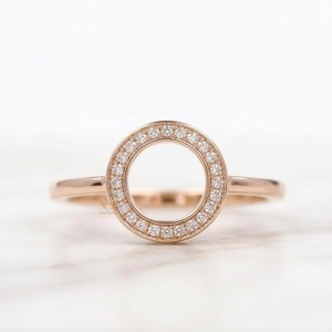 Bague de fiançailles minimaliste en platine avec diamant de laboratoire taille ronde, cercle ouvert, cadeau pour elle - Product Image 2