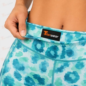 Shorts de sport personnalisés pour femmes, imprimés sur toute la surface, respirants, pour la gym, la course à pied, la remise en forme et l'entraînement - Product Image 6