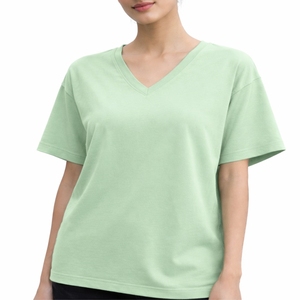 เสื้อยืดผู้หญิงสีพื้น คอวี แขนสั้น เนื้อผ้านุ่ม สวมใส่สบาย น้ำหนักเบา ดีไซน์เรียบง่าย เสื้อยืดฤดูร้อนสำหรับผู้หญิง - Product Image 1