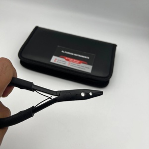 Pince à deux trous pour extensions de cheveux, couleur noir mat avec poignée en caoutchouc, en acier inoxydable, offre de marque privée avec étui en cuir personnalisé - Product Image 5