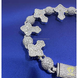 Pulsera de Moissanita con Cruz Religiosa Premium, Elaborada con Piedras VVS Engastadas a Mano y Acabado en Oro Blanco, Joyería de Lujo Inspirada en la Fe - Product Image 5