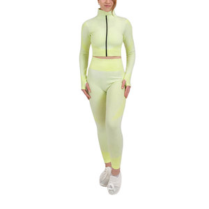 Ensemble de yoga 3 pièces personnalisé pour femme avec logo, respirant, séchage rapide, haute élasticité, tenue de sport et d'entraînement pour la gym - Product Image 1