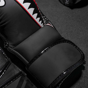 ถุงมือต่อสู้ MMA Dawnforce สำหรับผู้ชายและผู้หญิง ทำจากหนัง PU ปิดด้วยแถบตีนตุ๊กแก ฝ่ามือเปิด น้ำหนักเบา ระบายอากาศได้ดี มีช่องสำหรับนิ้ว - Product Image 2