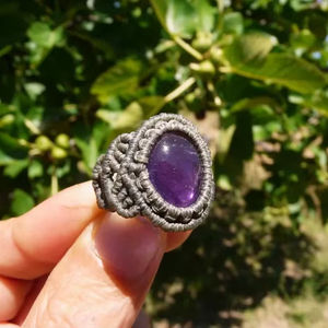 Anillo de Macramé con Amatista Hecho a Mano, Ajustable, con Piedra Preciosa Natural Morada, Anillo Náutico, Joyería Artesanal, Certificado IGI - Product Image 1