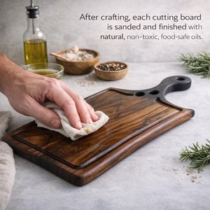 Planche à découper rectangulaire en bois massif gravée sur mesure, antidérapante, avec poignée et logo, ustensile de cuisine - Product Image 2