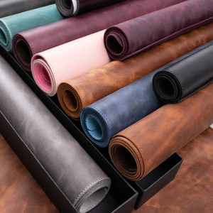 Alfombrilla de Escritorio Promocional de Cuero Moderno Hecha a Mano Al-Amir con Impresión UV, Protector de Escritorio Personalizado, Protector de Escritorio de Tamaño Personalizado - Product Image 2