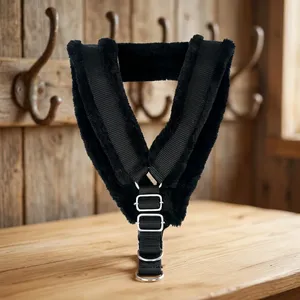 Fabricant de harnais pour chien en fourrure OEM, harnais pour animaux de compagnie rembourré et doux, marque privée de Divine International - Product Image 6