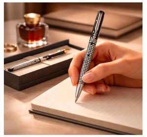 Coffret Cadeau Parker 3 Pièces Édition Spéciale Vector, Stylo Roller en Acier avec Finition Chromée, Porte-clés Parker Modèle P07 pour un Cadeau Élégant - Product Image 4