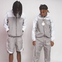Survêtement personnalisé multi-designs en Spandex/Polyester, style streetwear, avec fermeture éclair intégrale, imprimé lettres sur le côté et capuche.
